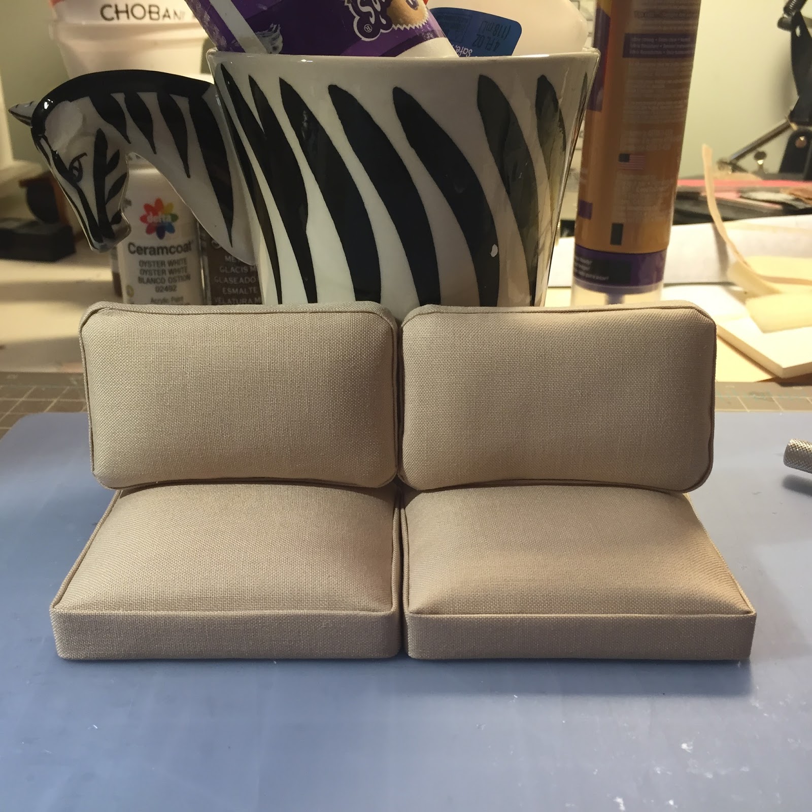Dollhouse couch/sofa tutorial The Kinfeld