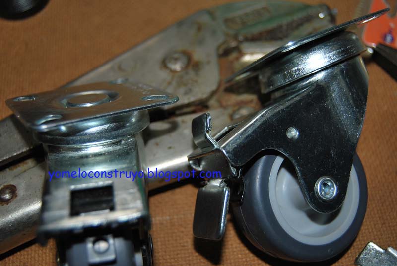 como poner ruedas en muebles