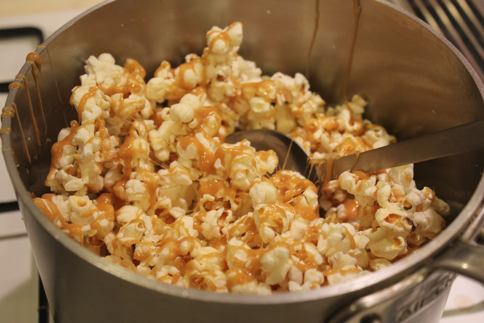 Dorm Room Dinner: National Food Day: Chili Caramel Popcorn!