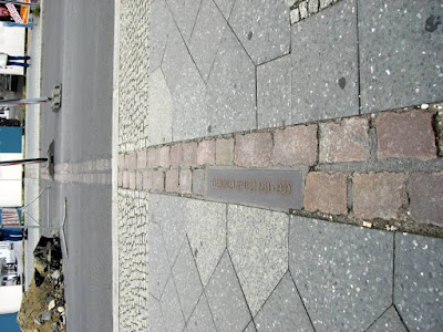 Muro de Berlin cerca del Checkpoint Charlie