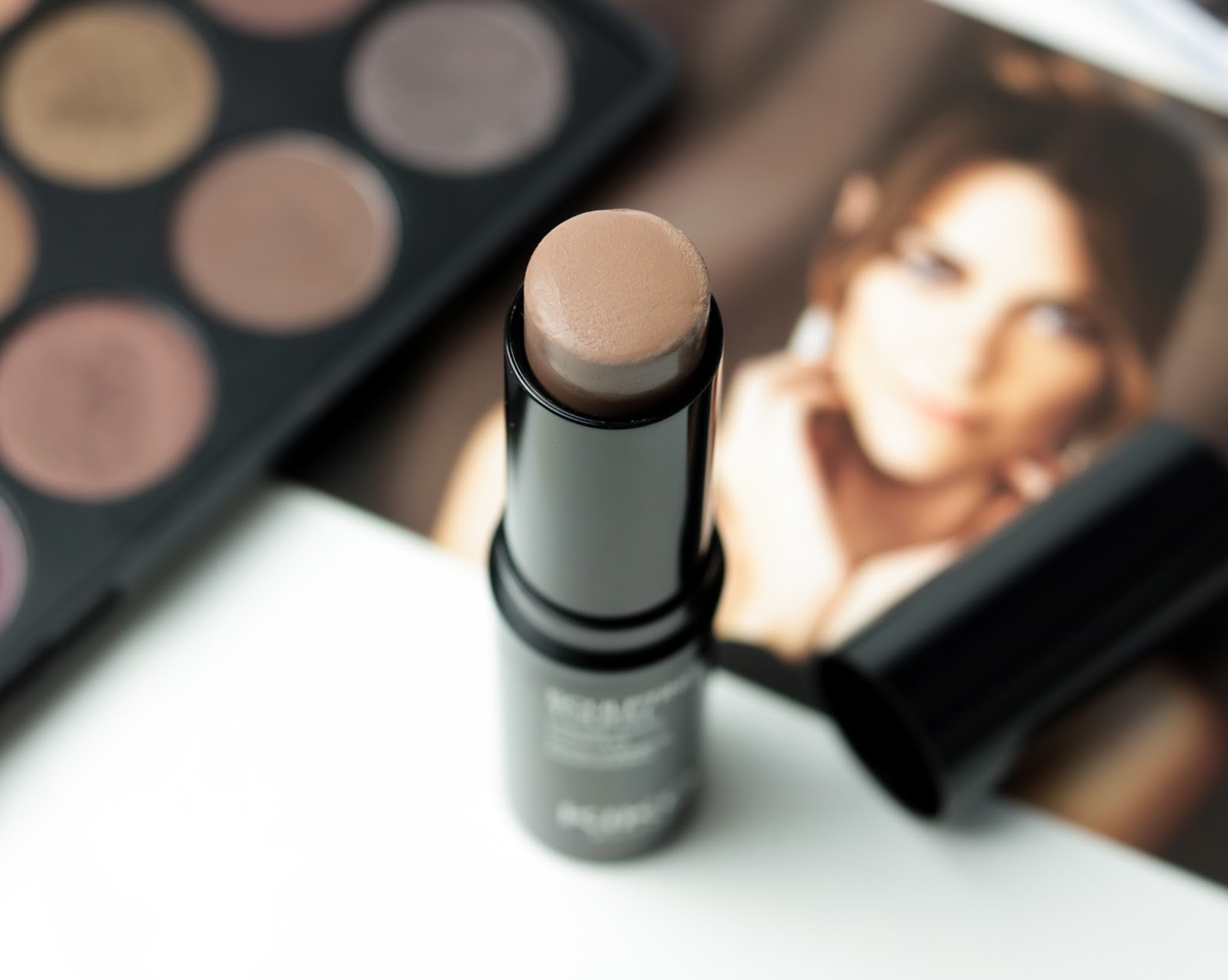 Sculptant Touch Creamy Stick Contour 201 Kiko Swatch et avis