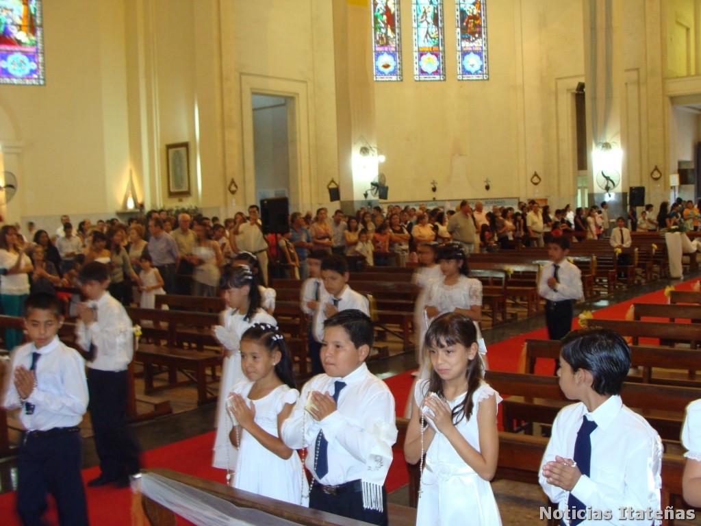 NOTICIAS ITATEÑAS 120 NIÑOS RECIBIERON LA PRIMERA COMUNIÓN EN LA BASÍLICA