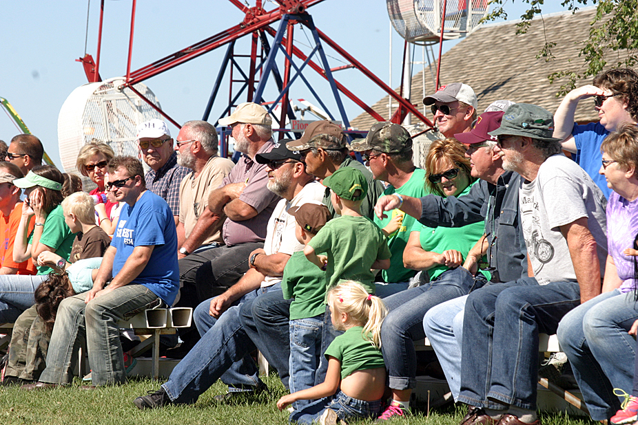 Hutchinson Herald, Menno, South Dakota Oct. 1, 2015 Menno Pioneer