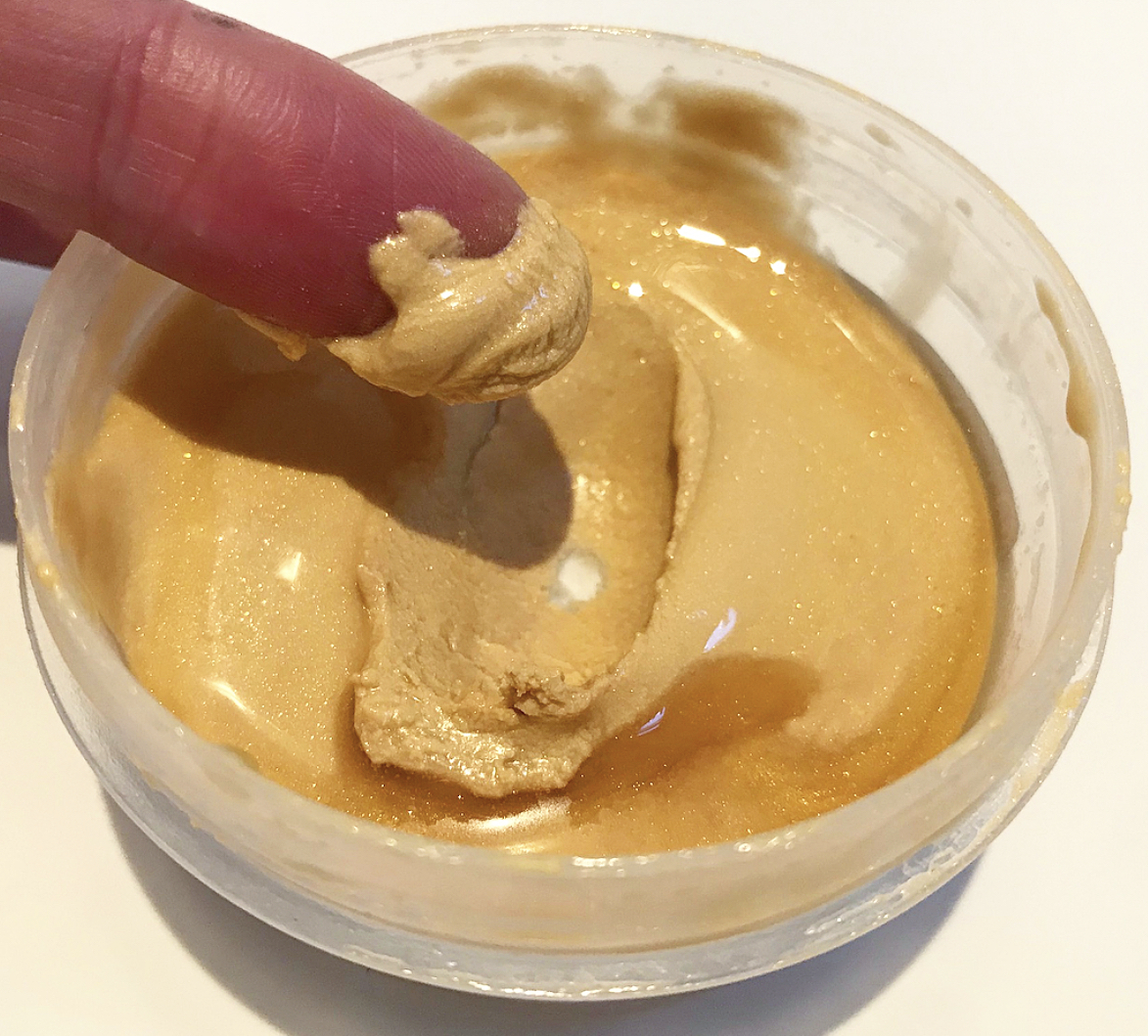 All Things Lush UK Goldfinger Brush Strokes Face Mask