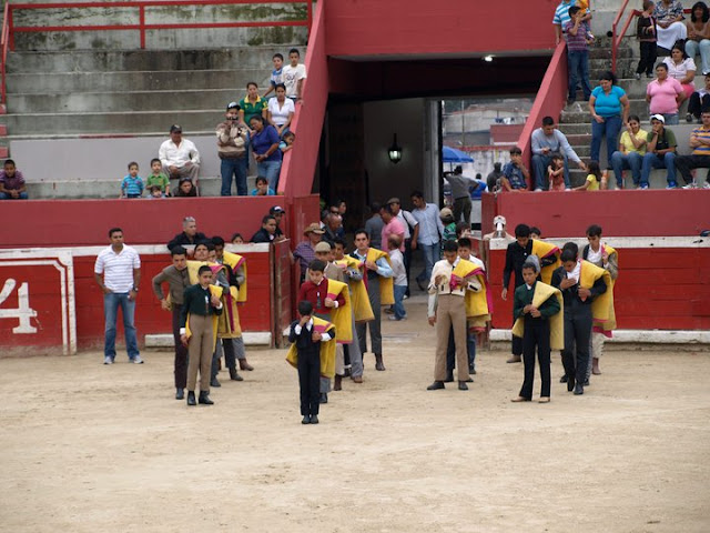 Resultado de imagen para ESCUELA TAURINA HUMBERTO ALVAREZ FOTOS NOTIFERIAS