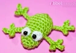 http://ribbelmonster.com/amigurumi-crochet-small-frog-froggy