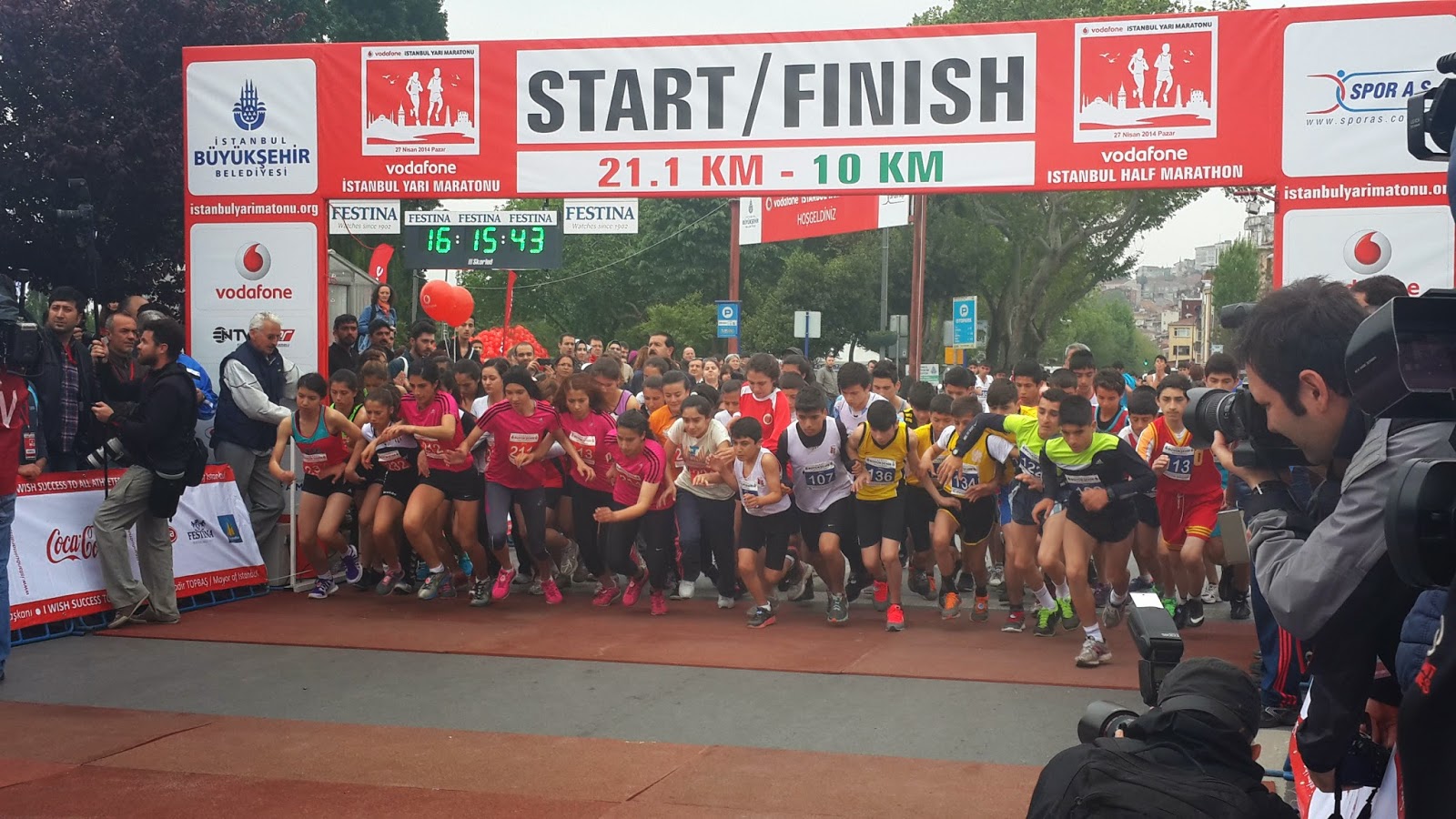 Vodafone Yarı İstanbul Maratonu 2014 Nisan start 
