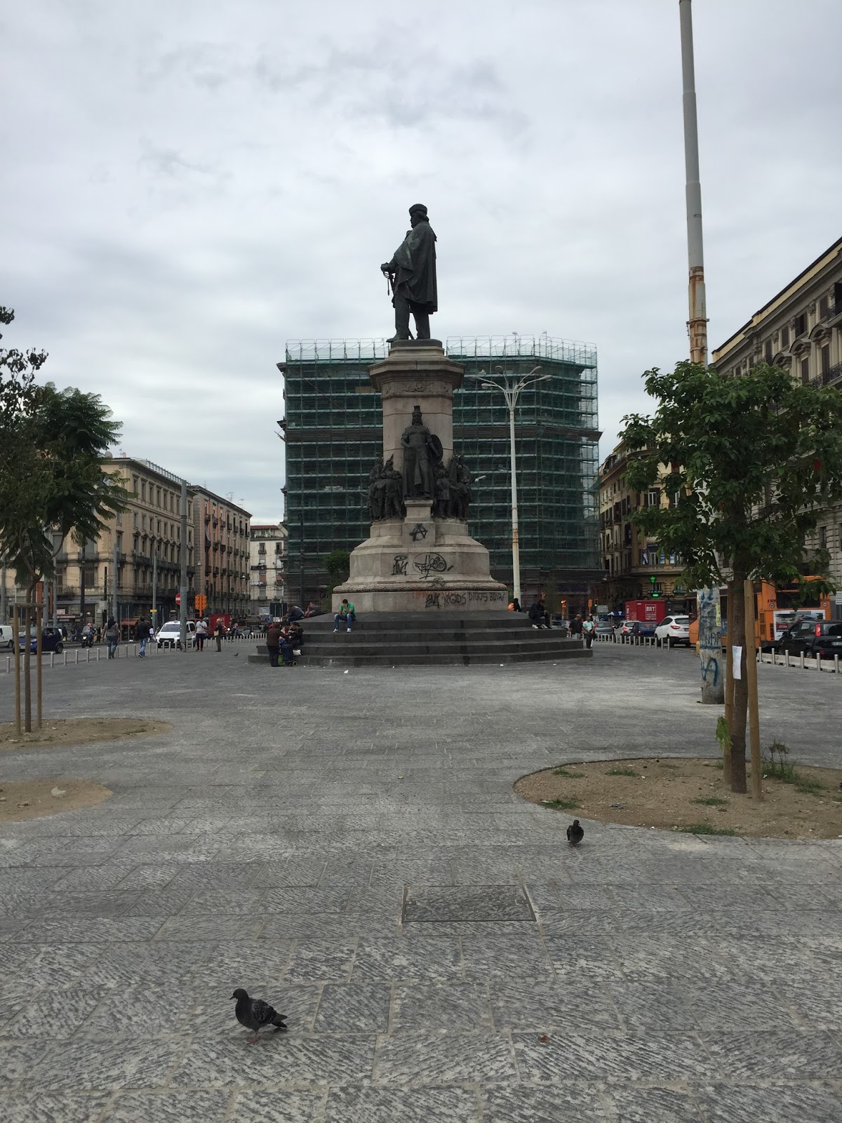 Неаполь площадь гарибальди