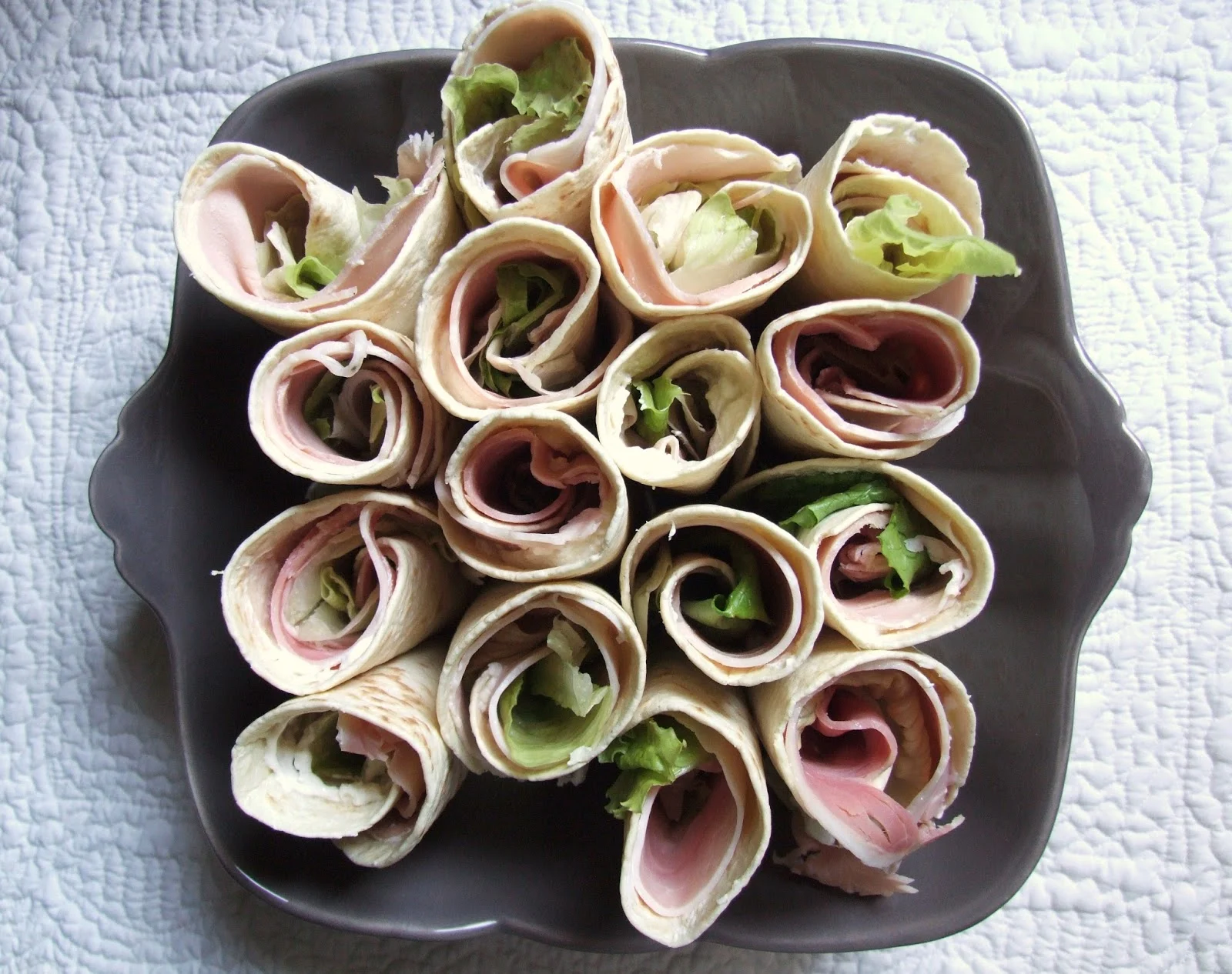 COOKING JULIA : WRAPS AU JAMBON ET AU SAINT MÔRET