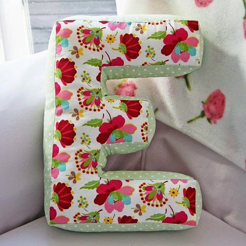 Abecedario diy - Cojín de patchwork con la letra E