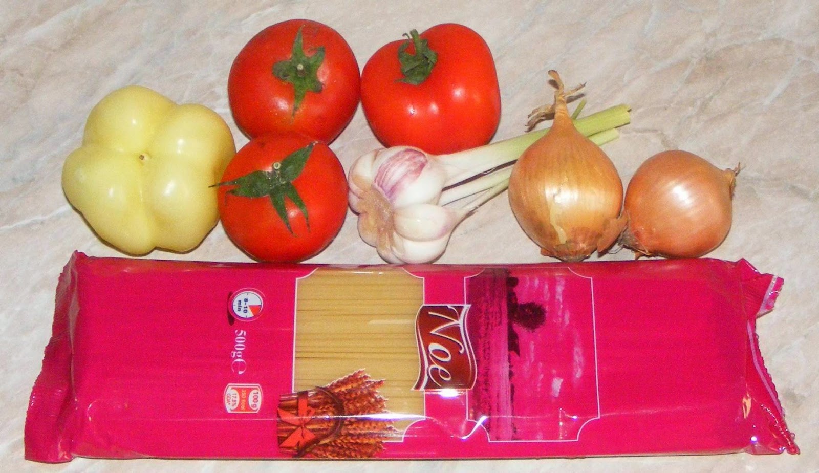 ingrediente pentru spaghete cu sos, cum facem sosul cu paste, cum preparam sosul pentru paste, cum se prepara sosul pentru paste, retete si preparate culinare, 