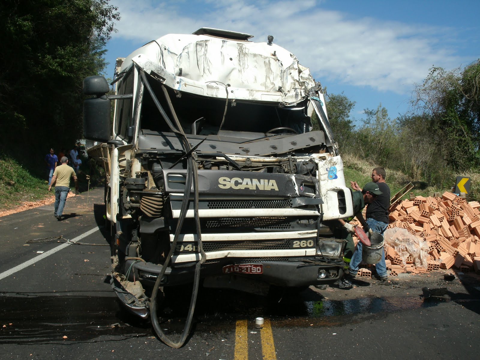 Olho Aberto Paraná: Acidente deixa BR 277 interditada por 3 horas em