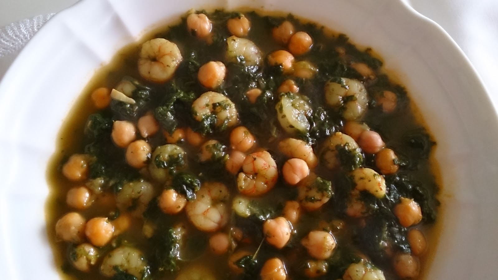 Fácil y Sano Garbanzos con Gambas y Espinacas