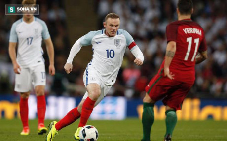 Ronaldo 'tit ngoi' van am anh Rooney - Anh 3