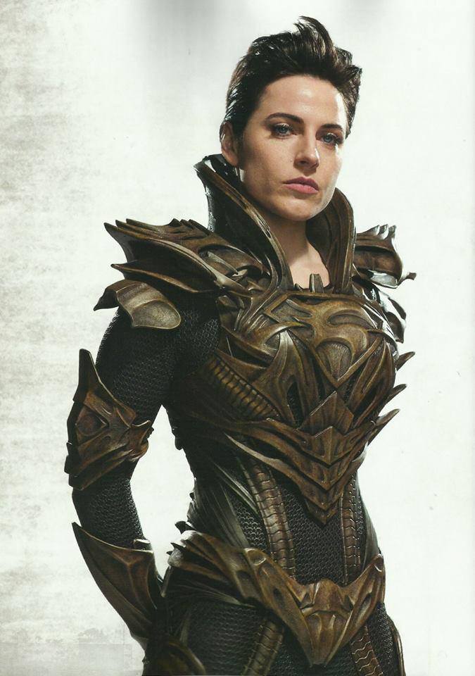 Fashion and Action: Kneel Before Faora - Superman Sunday Gallery