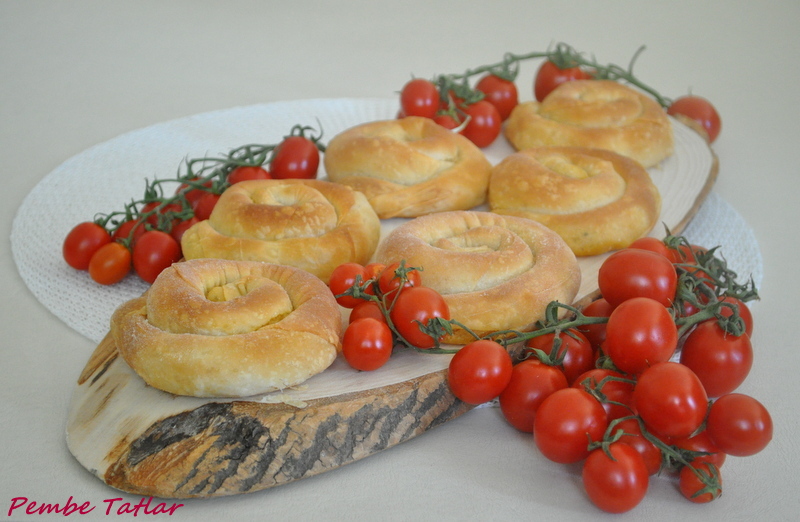 Pembe Tatlar Patatesli El Açması Gül Böreği
