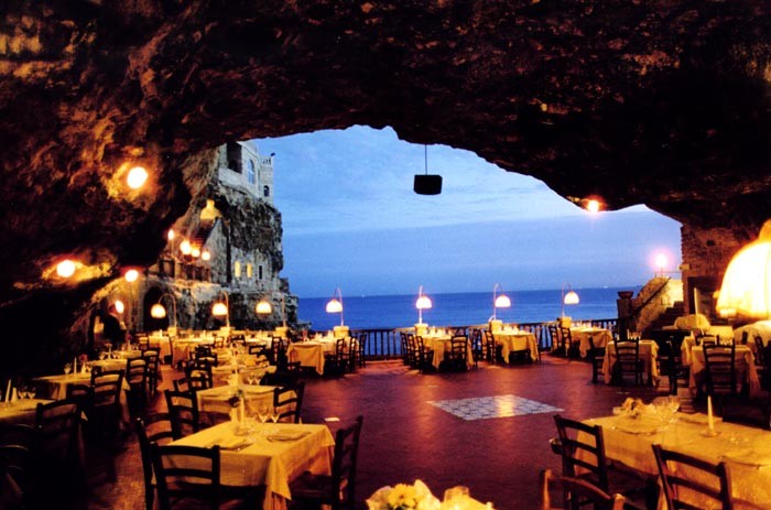 Grotta Palazzese - ресторан у моря 16