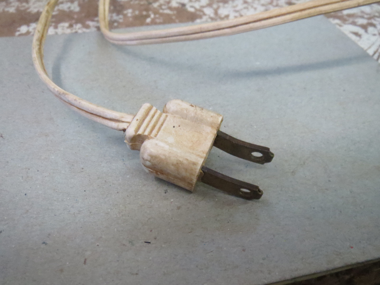 Lamp Parts and Repair Lamp Doctor Older Lamp With 3 Terminal Socket