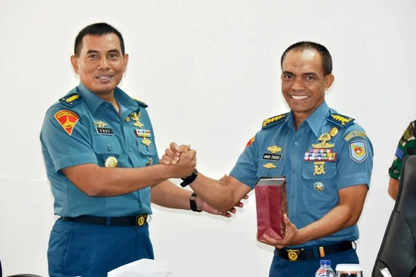 Gambar terkait Biodata Letjen TNI Endi Supardi,Panglima Korps Marinir AAL 1990 dengan Segudang Tanda Jasa (dari Bing)
