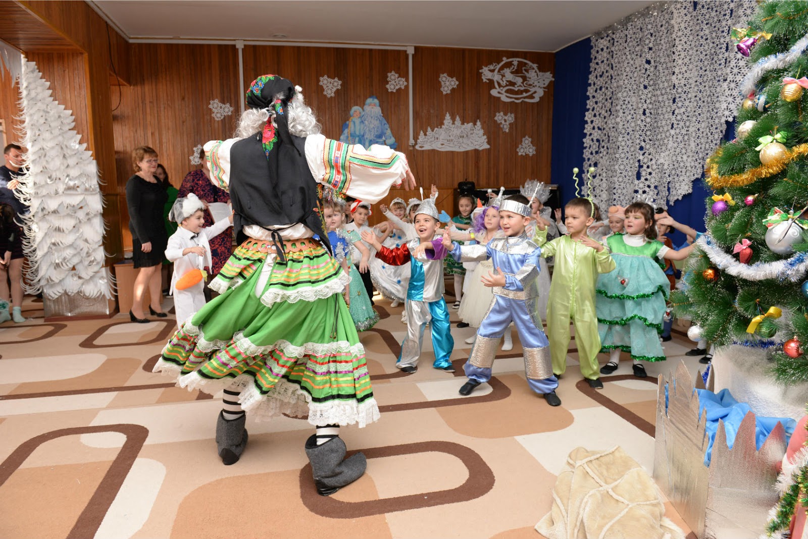 веселого утренника. новогодние утренники в школах фот. детсад родничок великий устюг. главный дед мороз реклама сбербанка. утренник в детском саду.