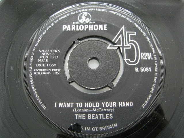 The Beatleslevyhylly I Want To Hold Your Hand / This Boy (UK ORIOLE