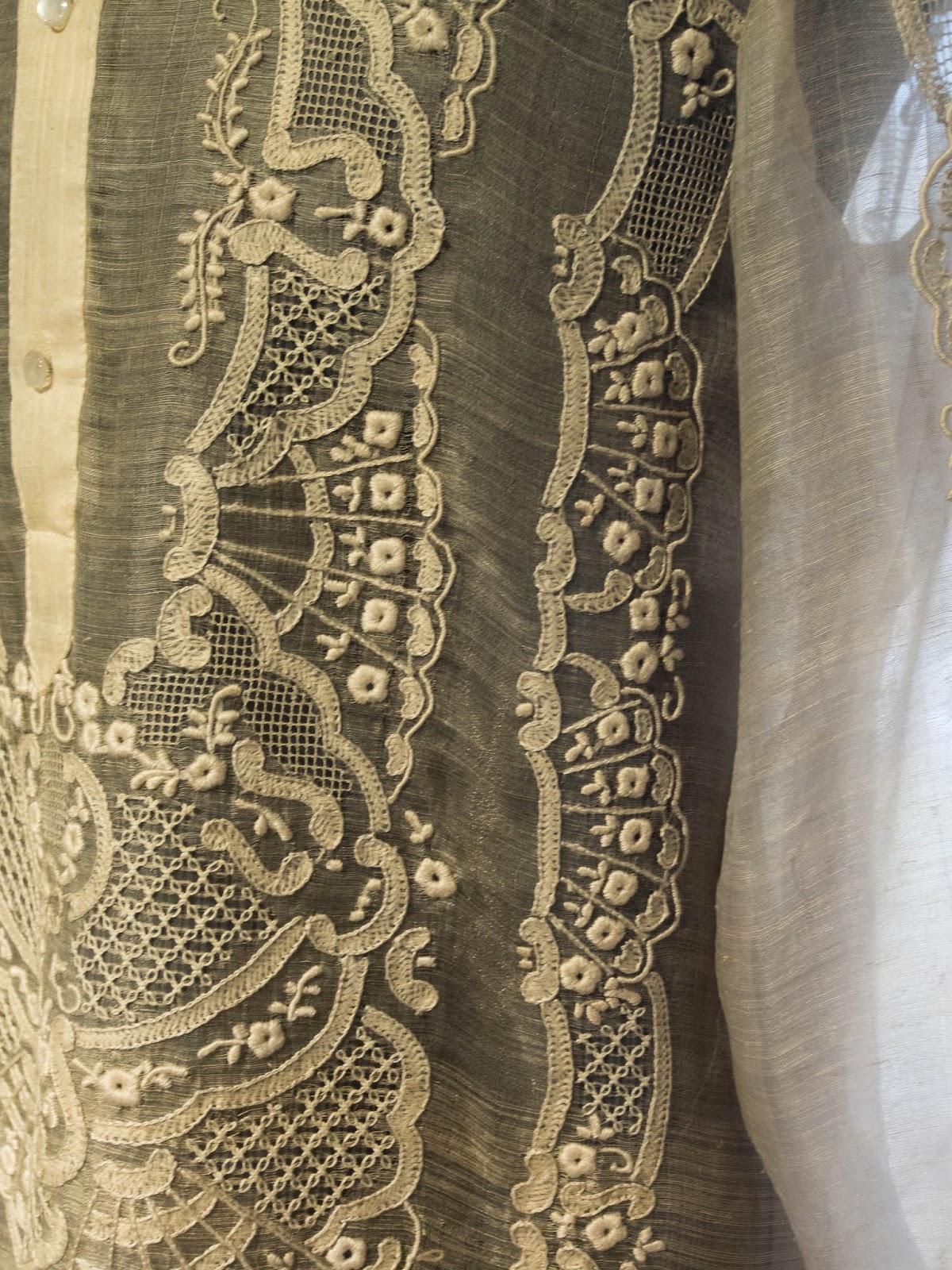 Enderle Travelblog Piña Barong You can Wear your Pineapple Too