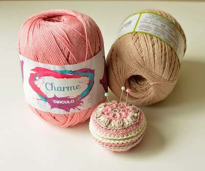 Crocheted pincushion made with cotton yarn Charme by Circulo