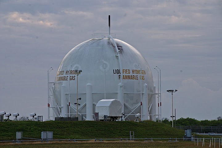 оборудование для водорода. сжиженный водород. Hydrogen on liquid state picture. Outer shell перевод. Liquid hydrogen.