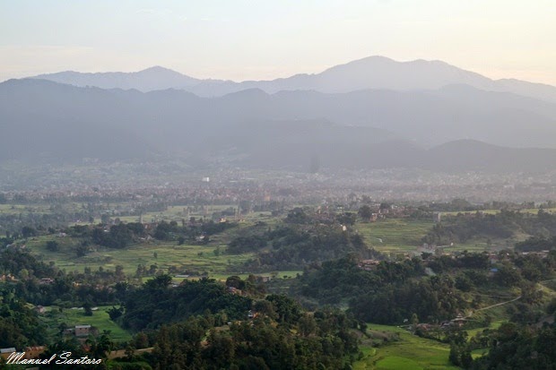 Valle di Kathmandu vista dal tempio di Changu Narayan Valle di Kathmandu vista dal tempio di Changu Narayan