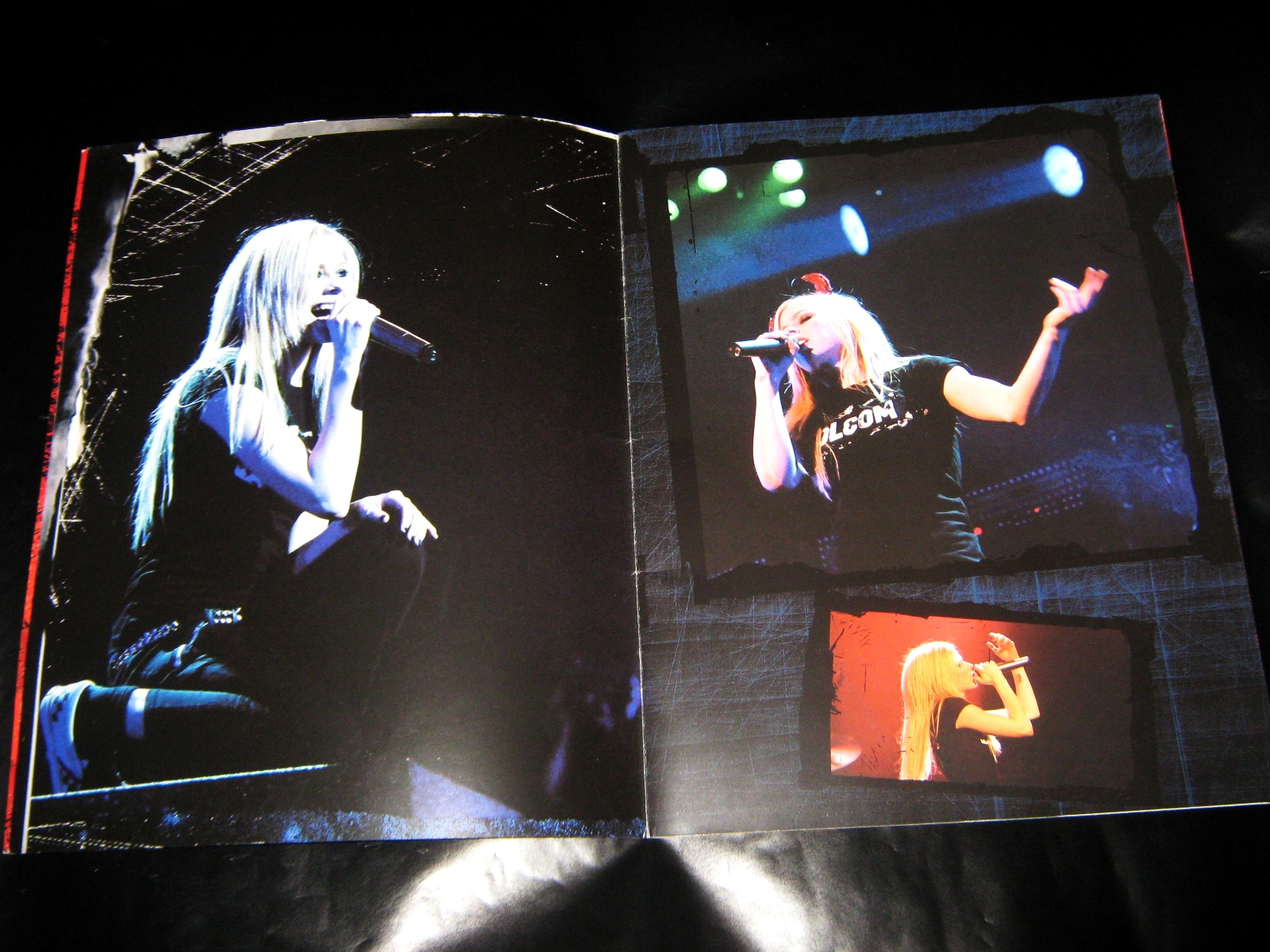 JoMaAB Avril Lavigne's Collection Bonez Tour Book (Mexico) JoMaAB Avril Lavigne's Collection Bonez Tour Book (Mexico)