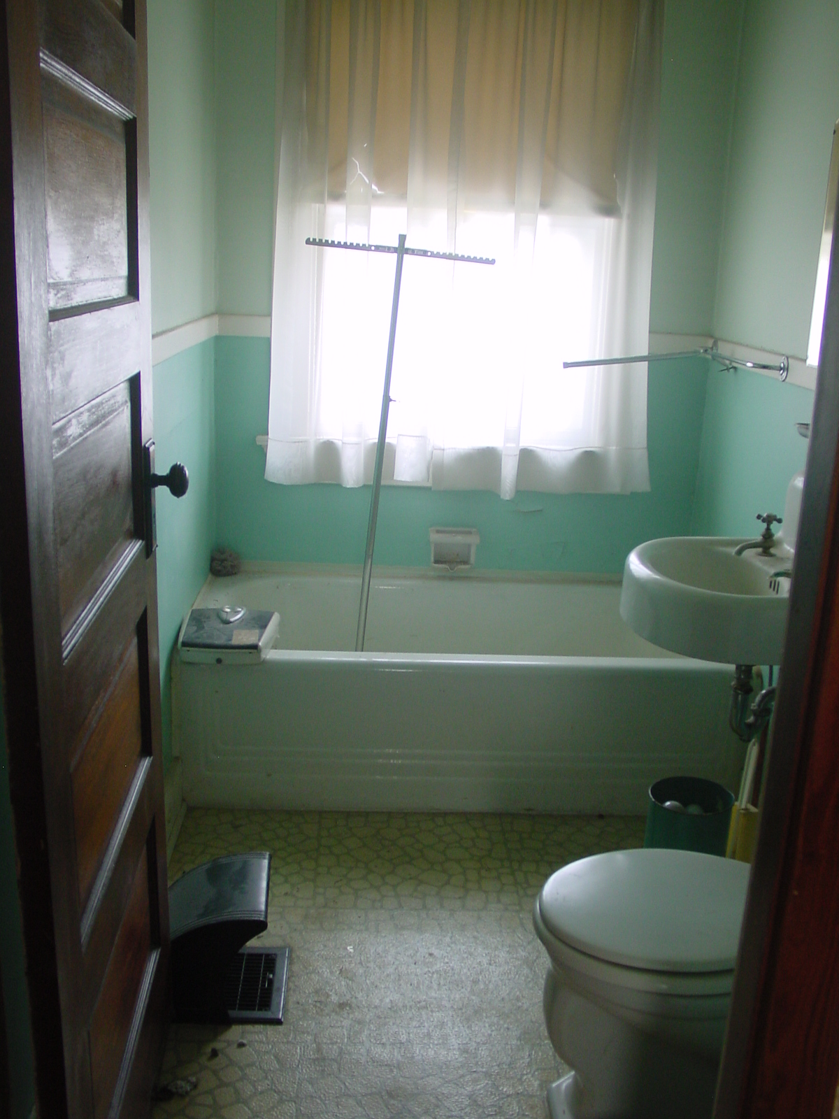 This Old Crack House The Bathroom Make Overs