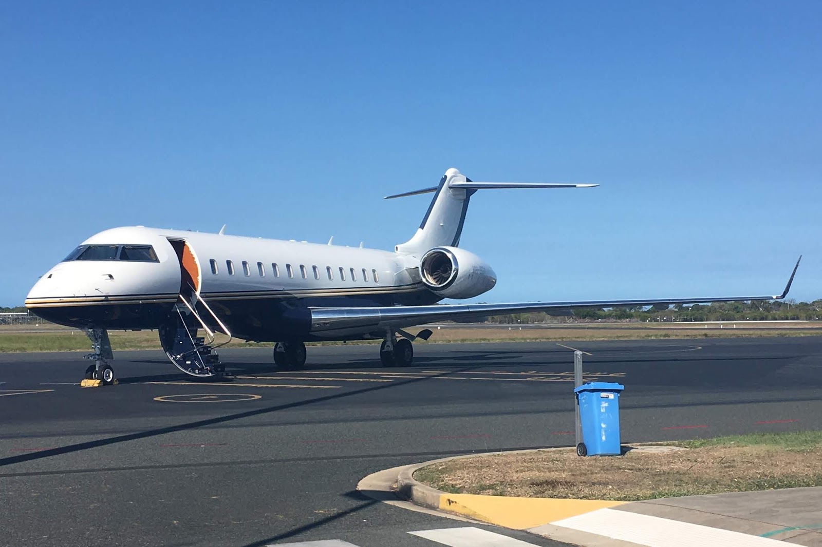Central Queensland Plane Spotting SG Aviation / Business Aviation Solutions Bombardier BD700