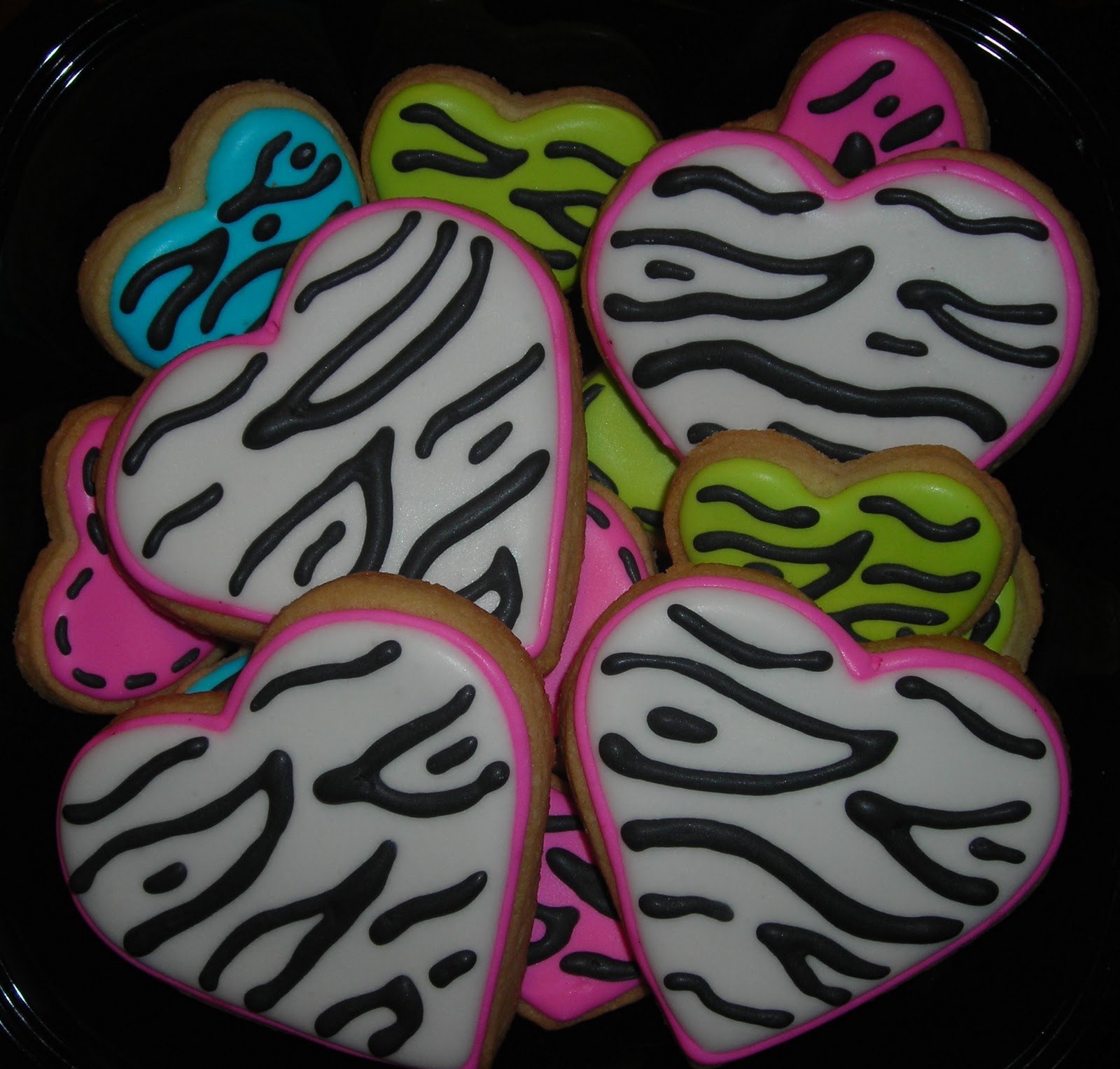 For The Love of Sweets! Royal Icing vs. Glaze