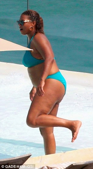 Queen Latifah Bikini Body On Display