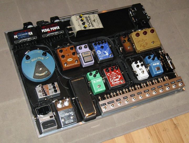 Craigslist Vintage Guitar Hunt More Effects Pedals Than You've ever