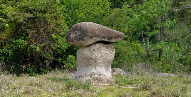 Historia del Arte de C. A. y El Salvador CUEVA DEL ESPIRITU SANTO