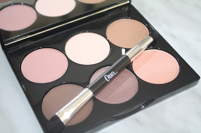 quo True Hues Eye Shadow Palette in "Romance Novel" 