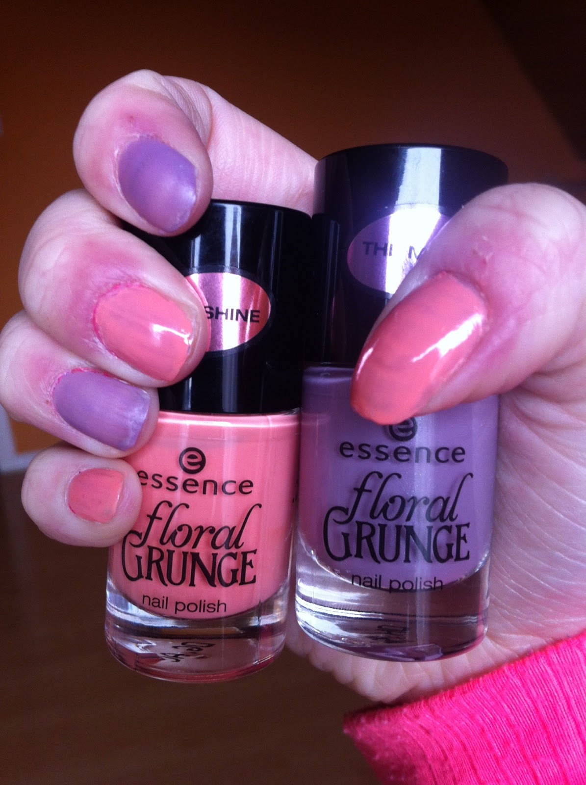 Schminkeckchen Review Uber Die Nagellacke 01 Be Flowerful Rosa The Shine 04 Madly Purpled Lila The Matt Aus Der Floral Grunge Le Von Essence