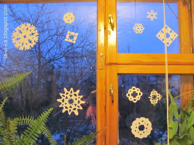 новогодние украшения на окно
