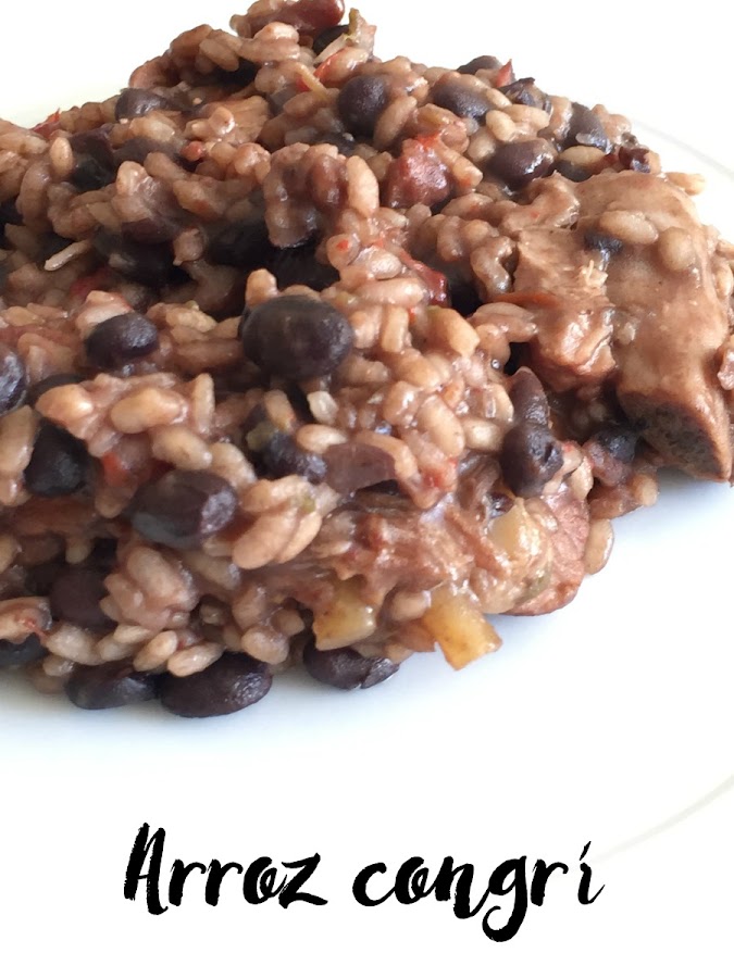 arroz-congrí-con-costillas-frijoles-negros