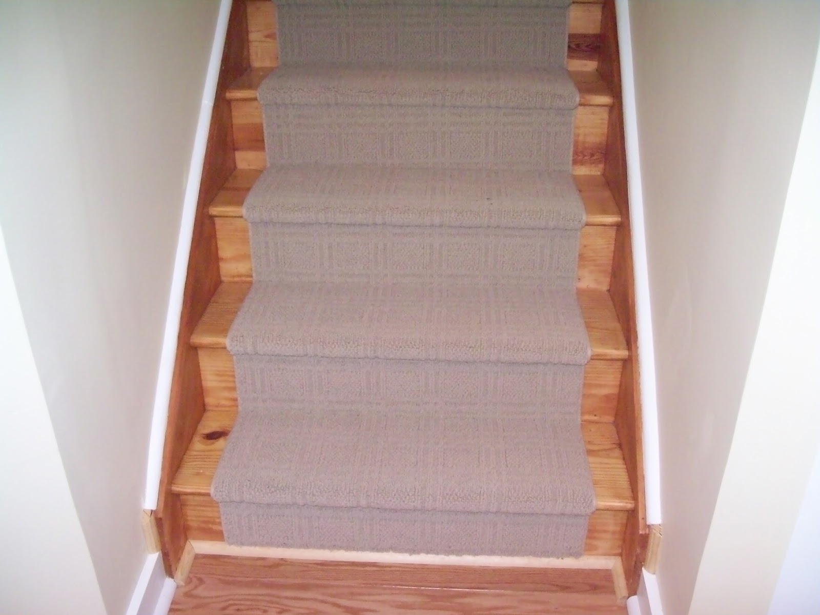 The Idea For Installing Carpet To Wood Stairs