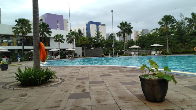 Pengalaman Menginap di Hotel Dekat Bandara Soekarno Hatta 5 Pengalaman Menginap di Hotel Dekat Bandara Soekarno Hatta kolam%2Brenang