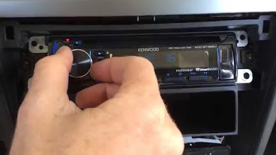 how to fix car radio not picking up fm stations