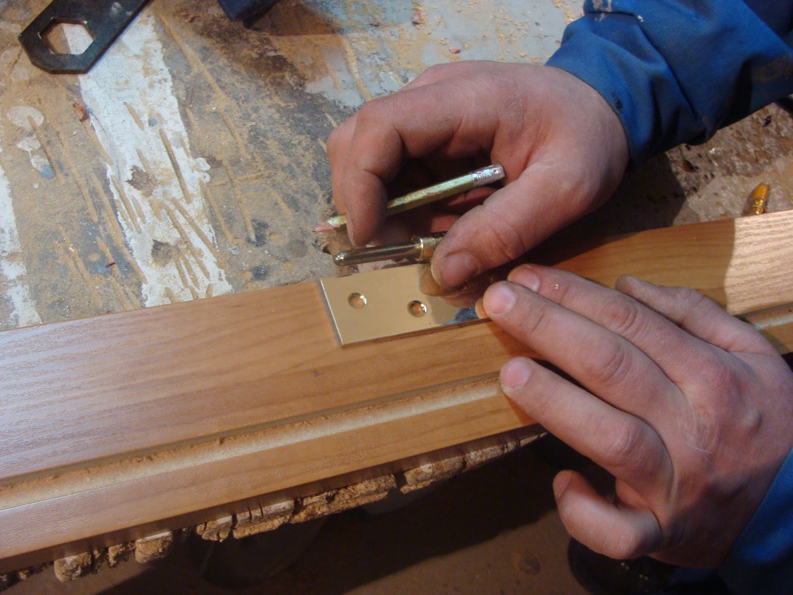 Врезка петель в межкомнатные двери