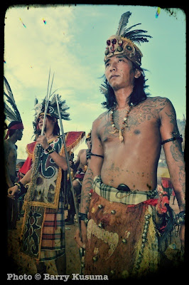 Atraksi Tatung Singkawang, yang hanya ada di Indonesia.