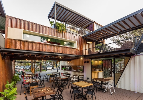 00-Shipping-Container-Architecture-6-Restaurants-in-the-Contenedores-Food-Place-www-designstack-co