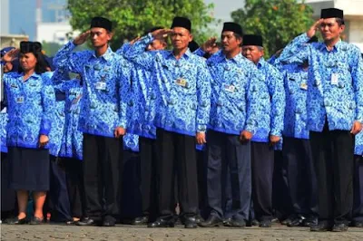 Yakni, gaji pokok, tunjangan kinerja, dan biaya kemahalan.