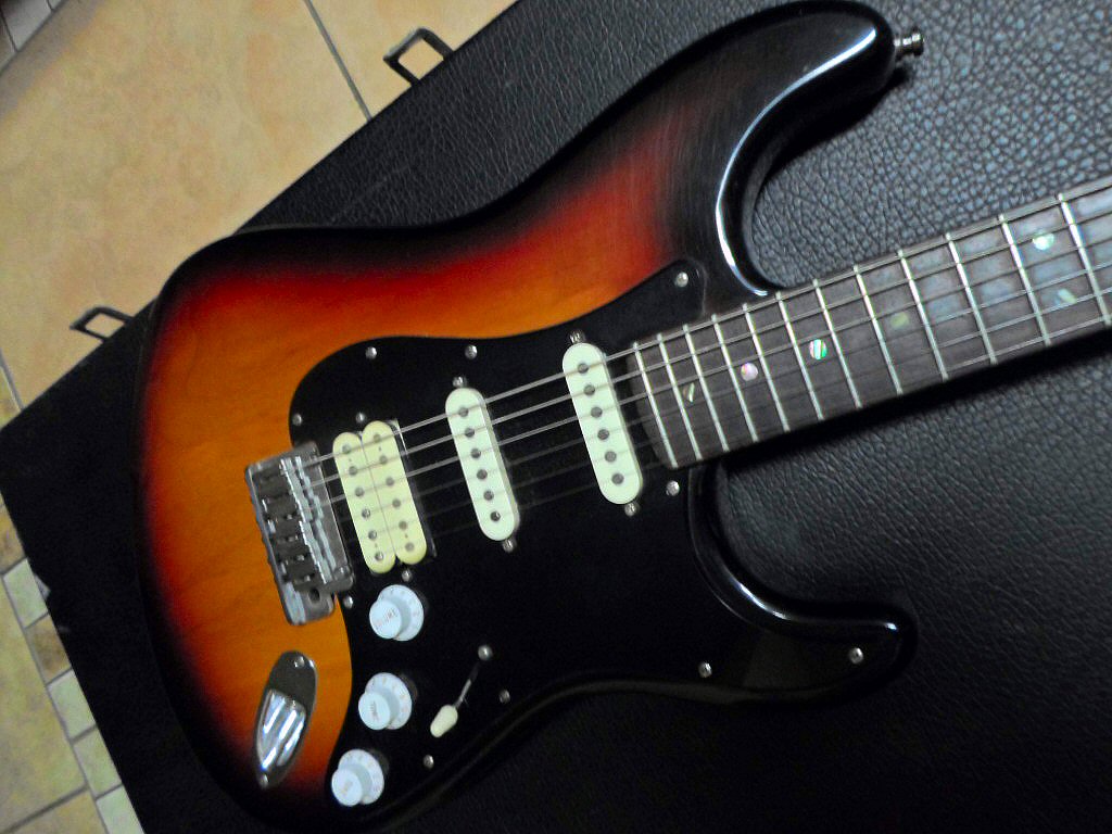 Ibanez, Fender, Martin & Gibson Guitars 1999 American Fender Deluxe