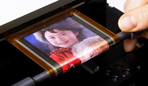 Sony develops Rollable OLED screens