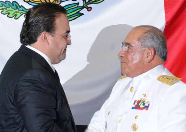 DESARMADOR POLITICO SE PREMIA A FRANCISCO SAYNEZ MENDOZA ALFIL GUERRERISTA